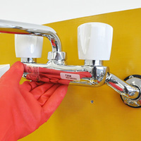 壁付け混合水栓の交換方法