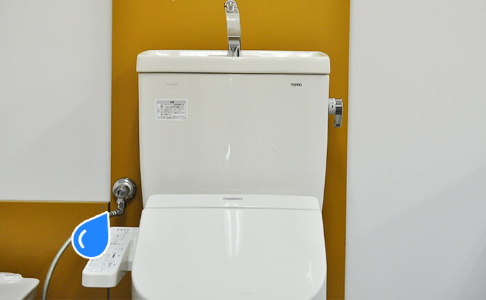 トイレタンクと給水管の接続部分からの水漏れ