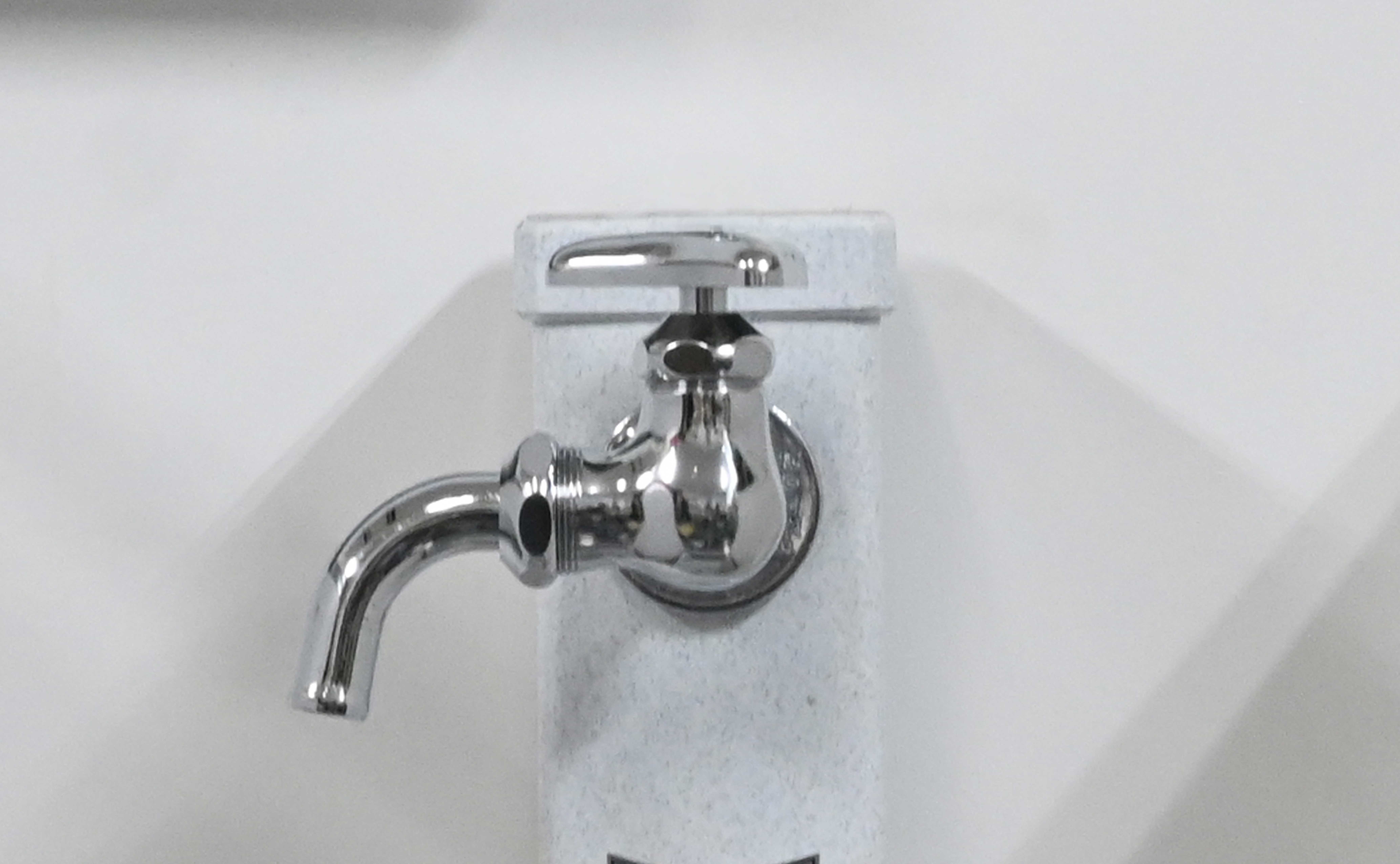 ベランダに使われている蛇口は単水栓