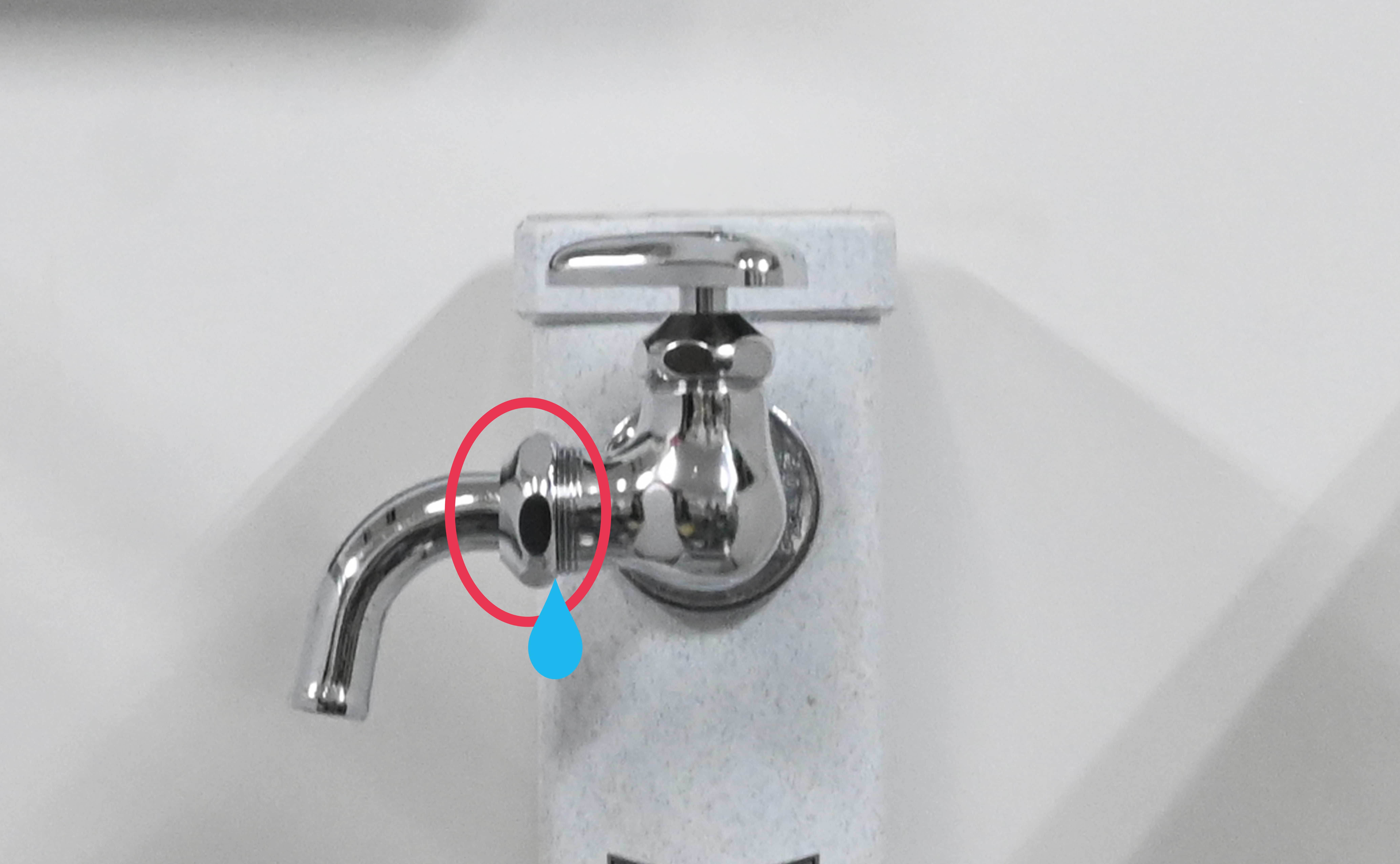 ベランダ蛇口の吐水口から水が漏れている場合